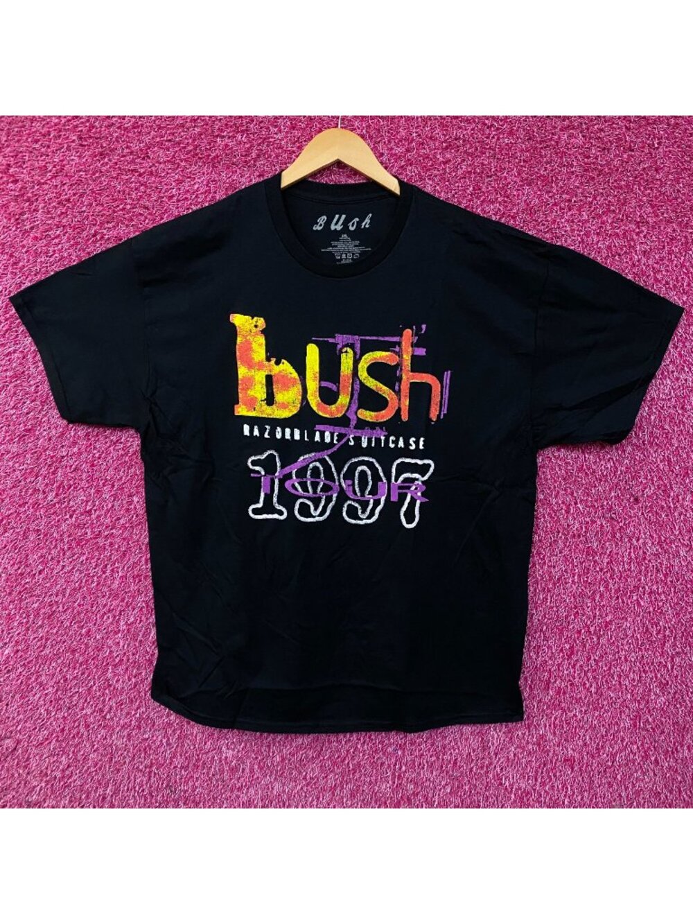 Bush Razorblade Suitcase 1977 Tour Graphic T-Shirt 2XL